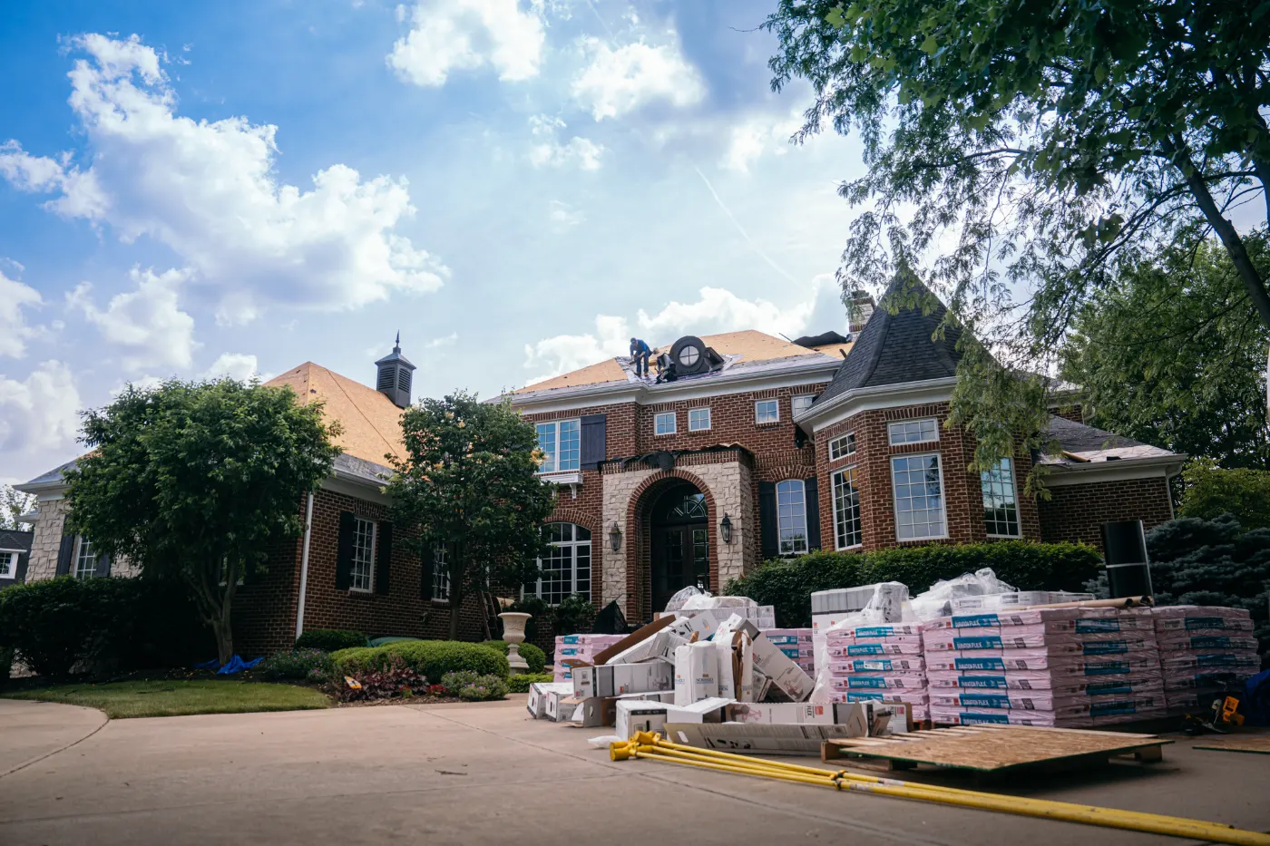 Manufacturer-certified roof installation in Royal Center